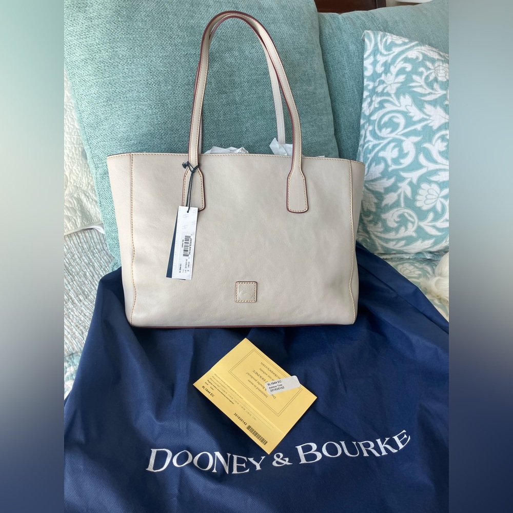 🤍JAN 3 day sale🤍NWT-Dooney & Bourke ASHTON - ECRU leather Tote Bag